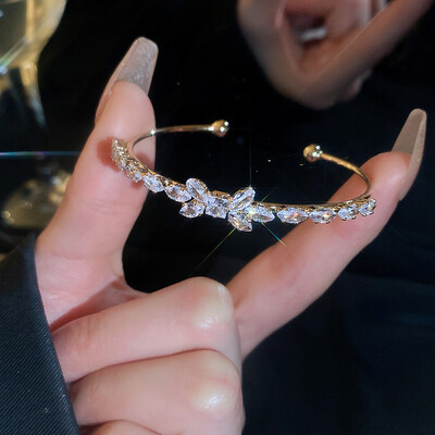 2023 Nové nádherné jednoduché listy otvorené náramky Elegantný módny motýľový sladký náramok pre ženy trblietavé šperky
