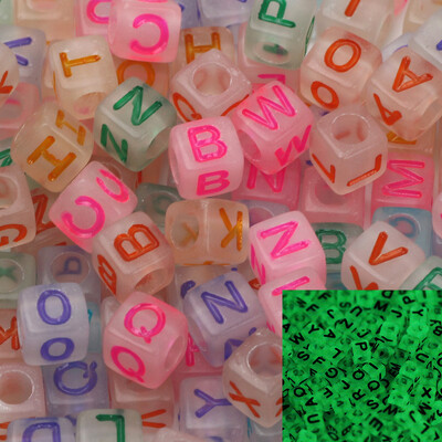 Glow In Night 6x6mm 100buc pătrate luminoase acrilice margele distanțiere margele colorate cu litere pentru realizarea de bijuterii Accesorii de bijuterii DIY