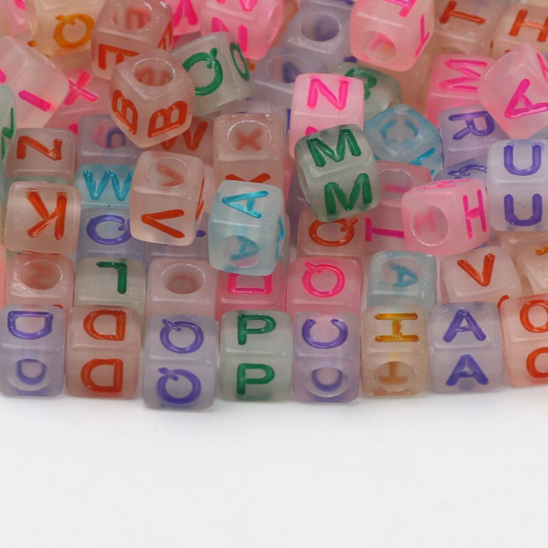 Glow In Night 6x6mm 100buc pătrate luminoase acrilice margele distanțiere margele colorate cu litere pentru realizarea de bijuterii Accesorii de bijuterii DIY