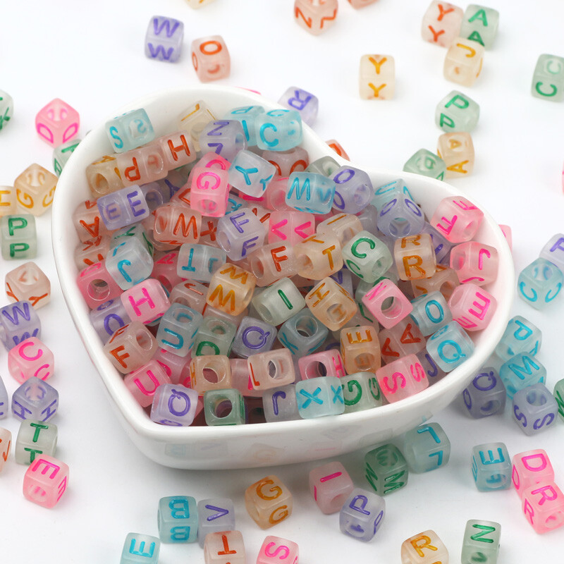 Glow In Night 6x6mm 100buc pătrate luminoase acrilice margele distanțiere margele colorate cu litere pentru realizarea de bijuterii Accesorii de bijuterii DIY