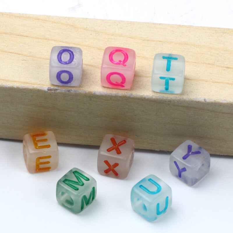 Glow In Night 6x6mm 100buc pătrate luminoase acrilice margele distanțiere margele colorate cu litere pentru realizarea de bijuterii Accesorii de bijuterii DIY