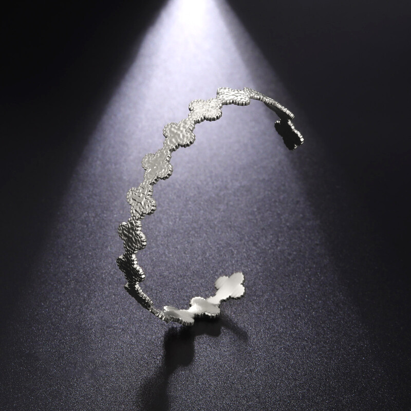 Amaxer rozsdamentes acél kalapált, négylevelű lóhere karkötő női lányoknak virág karkötők karácsonyi ékszer buli szerelmeseinek