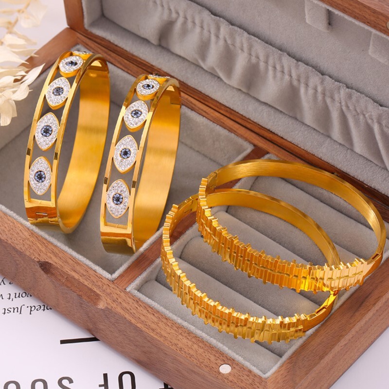 Kalnų krištolinio akmens velnio akių apyrankės moterims Tuščiaviduriai nerūdijančio plieno paauksuoti netaisyklingomis juostelėmis Moteriškos apyrankės Apyrankės Papuošalai