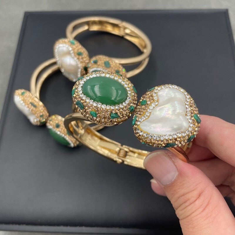 Natūralaus baroko gėlo vandens perlų žalios nefrito rankogalių apyrankės apyrankės moterims, suasmeninti vintažiniai kalnų krištolo nefrito žavūs papuošalai