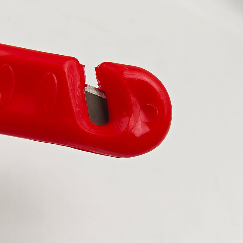 Piros autós biztonsági kalapács többfunkciós kalapács vészüveg ablaktörő ülés Mentőszerszám törő kalapács Vágja le az ülést