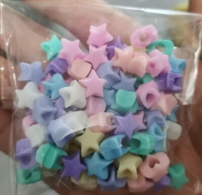 Egyszerű 10 mm-es fekete/fehér/színes akril/műanyag csillag DIY laza gyöngyök ékszerlelet 3-3,5 mm-es nagy lyukkal 100db y1417