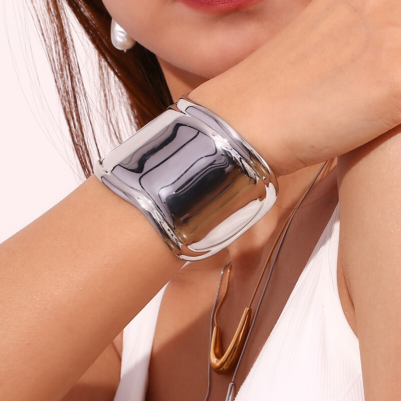 EBbelle Cool Unisex Style Wave Wide Cuff Bracelet Exaggerated Geometric Uhlíkový náramok pre ženy Vodotesné šperky