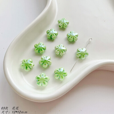 Šviežios žalios serijos keraminės mielos gėlės grybų meilės širdelės palaidi karoliukai „pasidaryk pats“ rankomis papuošti karoliukais apyrankės medžiaga