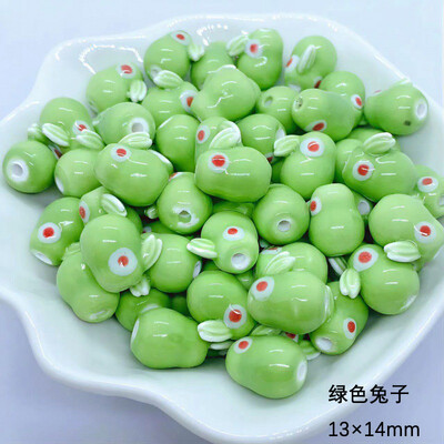 Šviežios žalios serijos keraminės mielos gėlės grybų meilės širdelės palaidi karoliukai „pasidaryk pats“ rankomis papuošti karoliukais apyrankės medžiaga