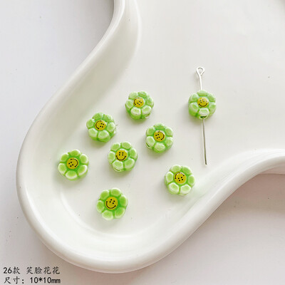 Šviežios žalios serijos keraminės mielos gėlės grybų meilės širdelės palaidi karoliukai „pasidaryk pats“ rankomis papuošti karoliukais apyrankės medžiaga