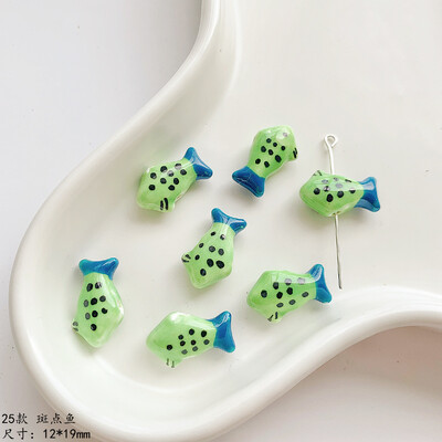 Šviežios žalios serijos keraminės mielos gėlės grybų meilės širdelės palaidi karoliukai „pasidaryk pats“ rankomis papuošti karoliukais apyrankės medžiaga