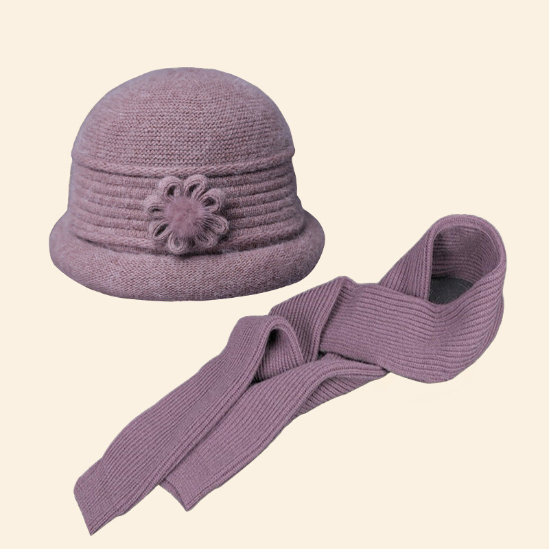 Megztos kepurės vidutinio ir vyresnio amžiaus žmonėms, įvairios vilnonės kepurės, šalikų komplektai, žvejų kepurės plius aksominės, šiltos kepurės mamoms, rudeninės ir žieminės moteriškos kepurės