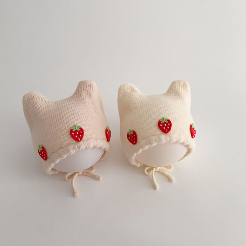 Zimska slatka dječja pletena kapa s jagodama. Korejska jednobojna zaštitna kapa za uši za djevojčice, topla heklana kapa s poklopcem