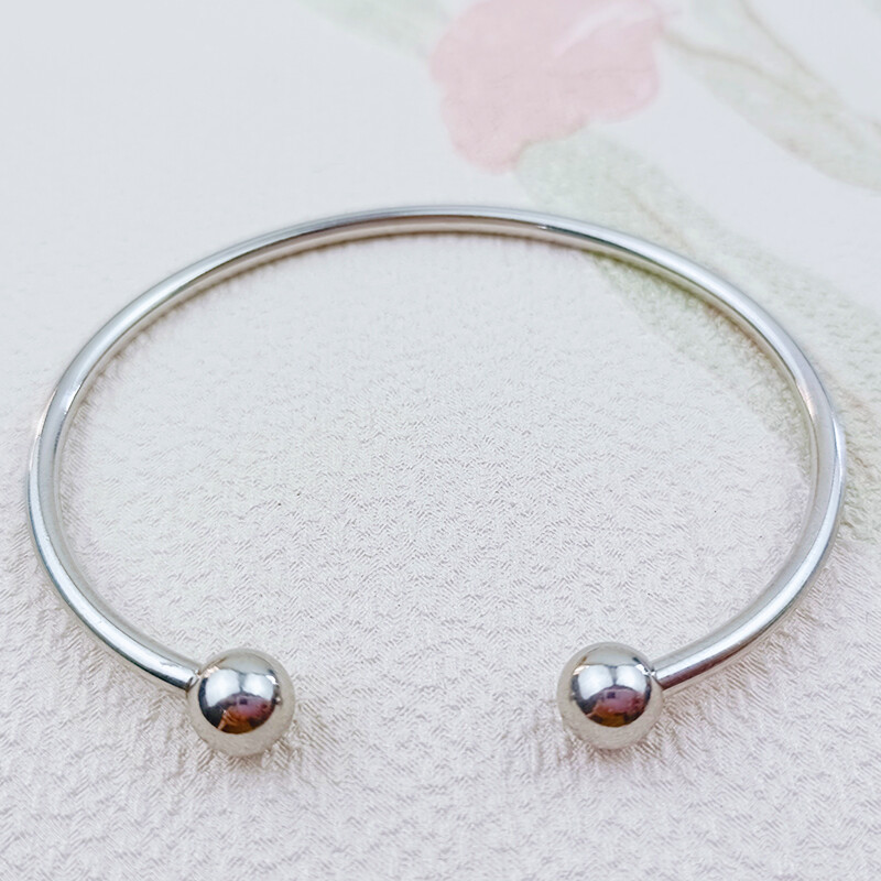 Az új divatos kiegészítők szabadon barkácsolhatók nyitott gömbfejű finompolírozással cérnával vízálló fém rozsdamentes acél karkötővel