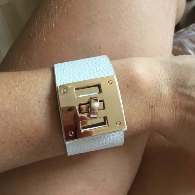 2023-as új divatos, arany borítású bőr karkötők, széles csukló Femme Statement ékszerajándékok