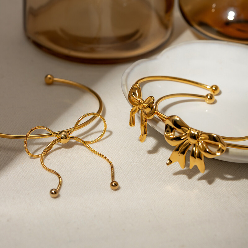 18k paauksuotas vandeniui atsparus geometrinis nerūdijančio plieno lanko mazgo formos atviras apyrankės žavesio pareiškimas prieš alergiją