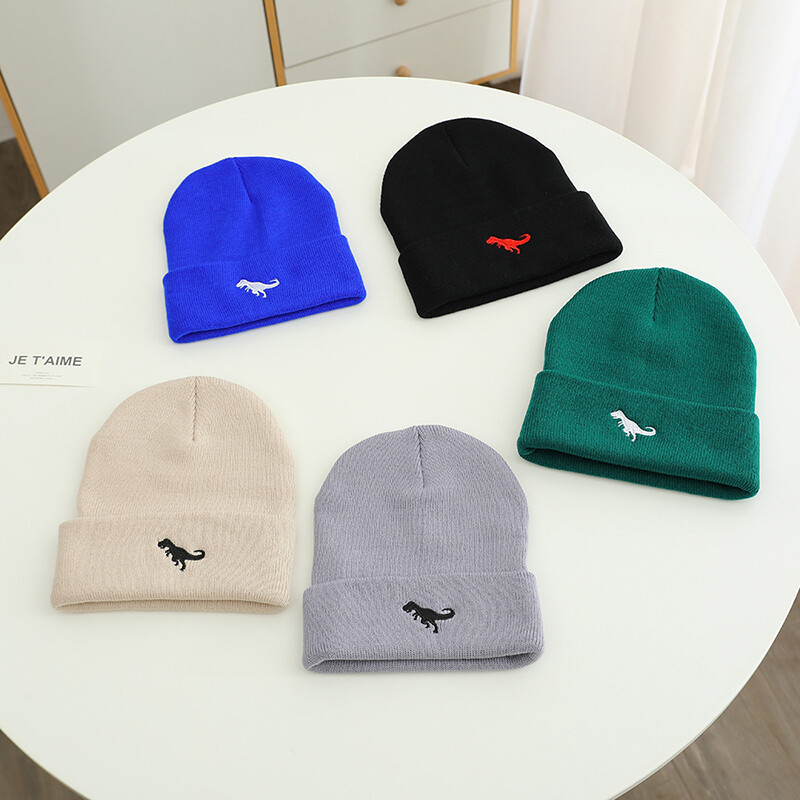 2024 m. Naujas rudens žiemos laisvalaikio megztas siuvinėtas animacinis filmas Dinozaurai Vaikai Lauke Kepuraitės Sportinės Šiltos Kepuraitės Kūdikiams