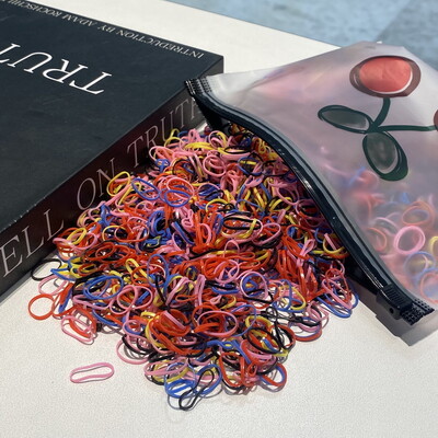 2000db/tétel Kis eldobható átlátszó hajkötők kislányoknak Rugalmas gumiszalagok karkötőhöz Baba Mini haj kötél fejpánt