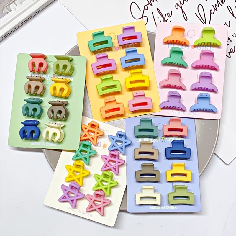 8kom/set Crne šarene geometrijske plastične male kandže za slatke djevojke Mini kopče za kosu Ukosnice za djecu Lijepi dodaci za kosu