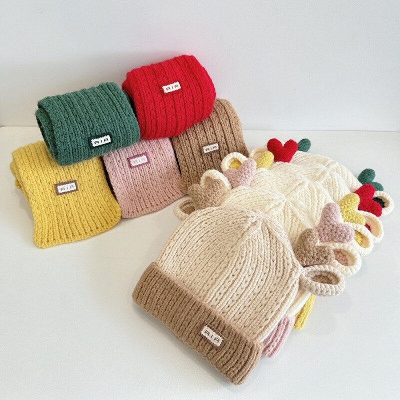 Kézzel készített szarvas agancs baba sapka sál 2 részes szett Téli divatos gyerek fülvédő meleg és hidegálló kötött gyapjú szett