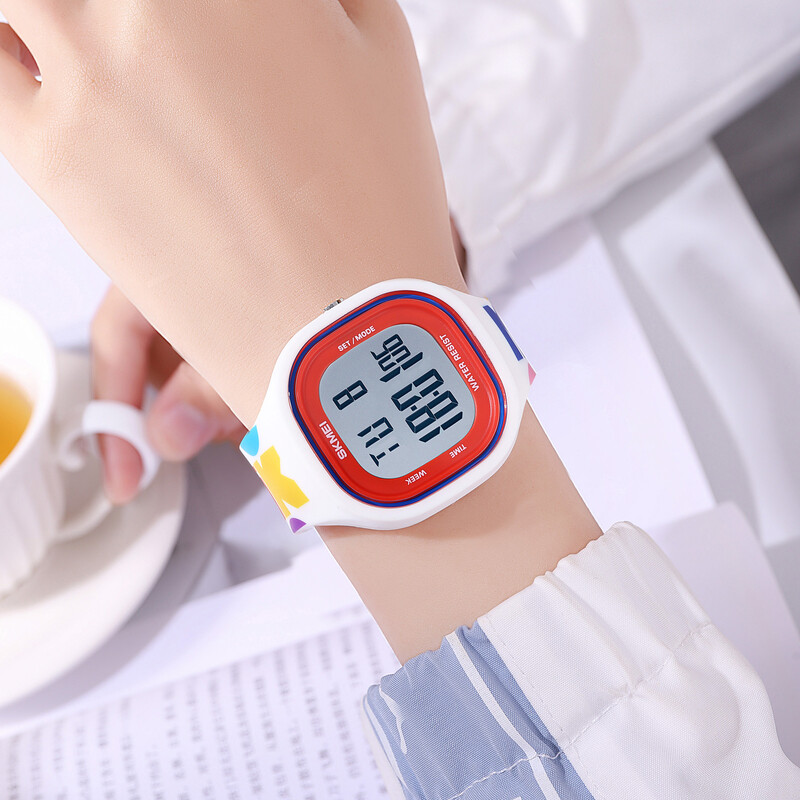 SKMEI Youth Cool Vitality Chronometras Skaitmeniniai sportiniai laikrodžiai Vyriški madingi 5Bar vandeniui atsparus rankinis laikrodis paaugliams berniukams ir mergaitėms