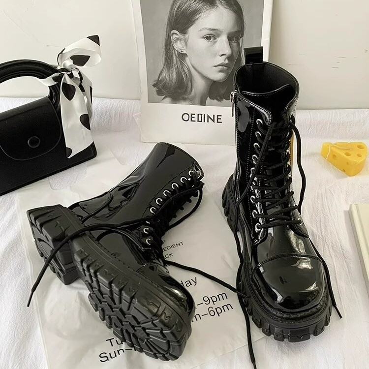 Cizme Cizme Martin Cizme de toamnă pentru femei 2024 New Hot Internet Celebrity Style British Style Black Short High Toc