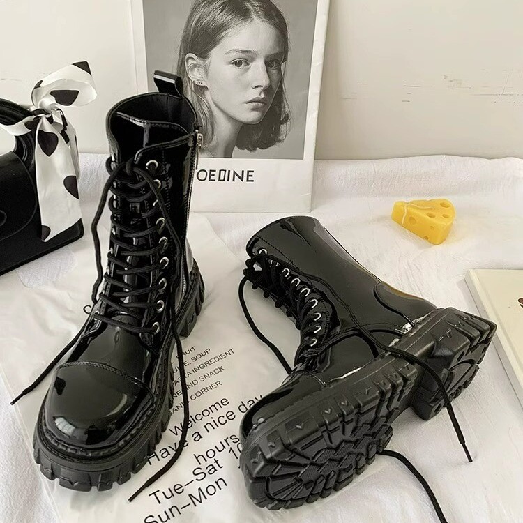 Cizme Cizme Martin Cizme de toamnă pentru femei 2024 New Hot Internet Celebrity Style British Style Black Short High Toc