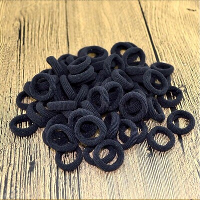 50 vnt. Mielos mažo vaiko vaikiškų kuodukų laikikliai juodai balti spalvingi besiūliai gumine juostele surišamos dantenos plaukų juostelės mergaitėms