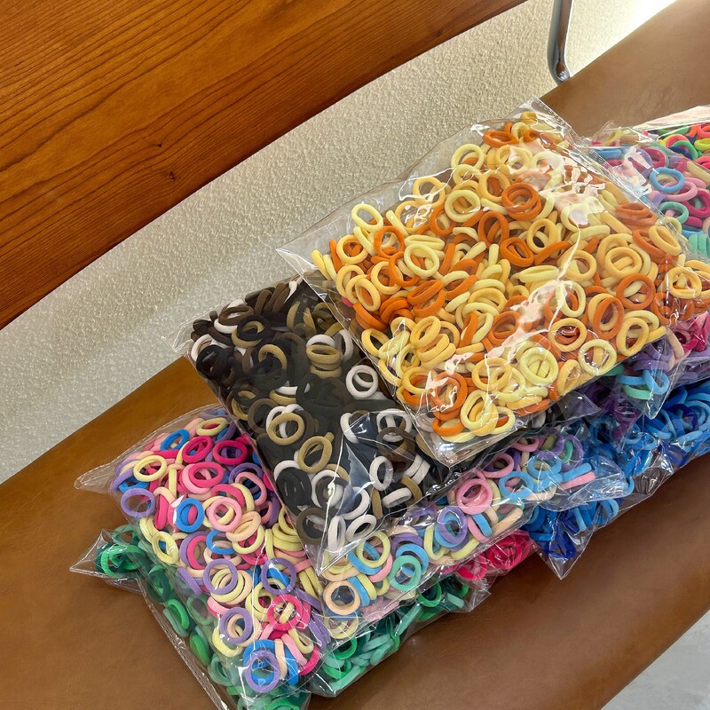 100 darab gyermek hajkiegészítő nagy rugalmassággal Divatos nylon hajkötél egyszerű alap fejpánt és fejpánt