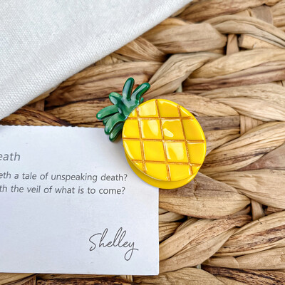 Izsmalcināti mini etiķskābe, jauki augļi, lūstoši mati, sprādzieni matu aksesuāri