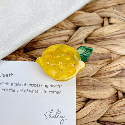 Izsmalcināti mini etiķskābe, jauki augļi, lūstoši mati, sprādzieni matu aksesuāri