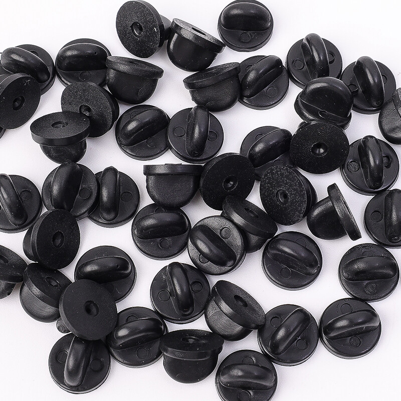 50/100 db fekete PVC gumicsapos hátlapok Pillangó kuplung nyakkendőtartó hajtókatartó Csattű sapkatartó egységes jelvények cseréjéhez