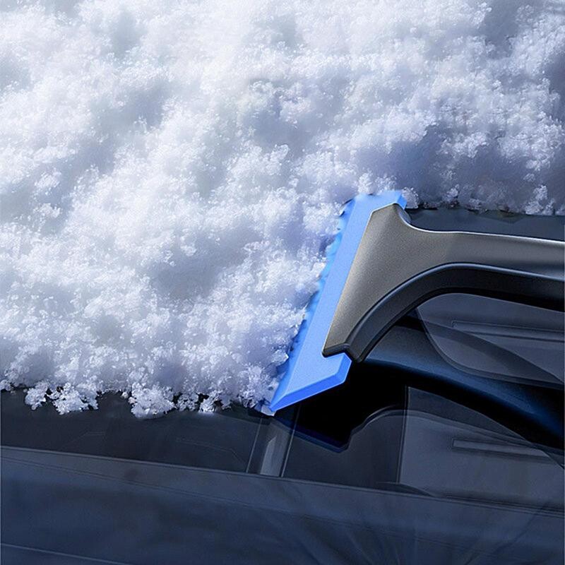 Autó hókefe és jégkaparó jármű hólapát Levehető jégkaparó hókefével az autó szélvédőjének ablakához