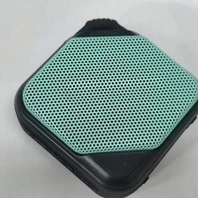 Rockmia EBS-502 Mini hordozható hangszóró Bluetooth Music Box Promóciós ár Egyszerű négyzet, MIC passzív radiátor mélyhanggal