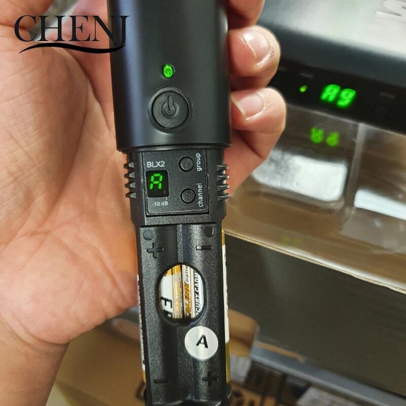 Poklopac stražnje čašice baterije mikrofona BLX za dodatnu opremu sustava bežičnog mikrofona BLX