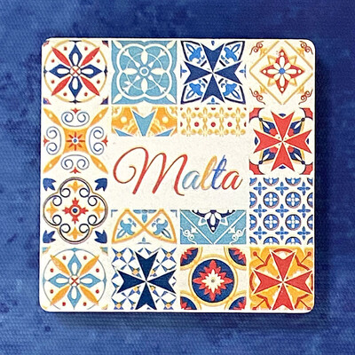 Maltos suvenyrai, plytelės, žemėlapiai, architektūriniai peizažai, 3D šaldytuvo magnetai, meno ir amatų dovanų kolekcija iš maždaug
