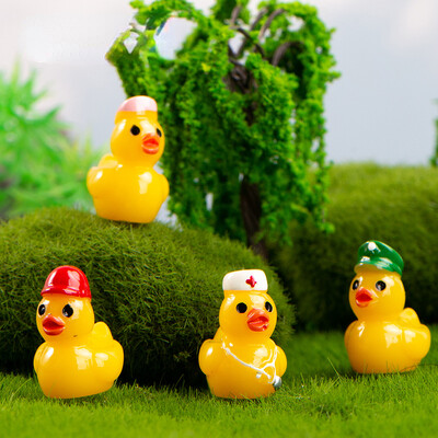 50db Karrier sárga kacsadísz miniatűr figurák apró orvosok nővérek rendőr kacsagyanta kézműves mikro táj dekoráció