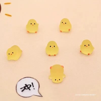 Egy csomag 20 db aranyos sárga kövér csirke asztali díszek, óvodai ajándékok, apró ajándékok, gyanta dekoratív mini kacsa