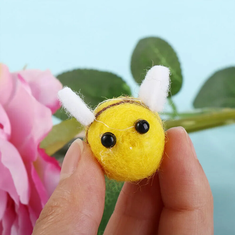 10 τμχ Kawaii μάλλινη τσόχα Honeybee βελούδινα Ζώα Μάλλινη τσόχα κούκλα DIY Τσάντα Κρεμαστό Μινιατούρα διακόσμηση για μέλισσα διακόσμηση σπιτιού