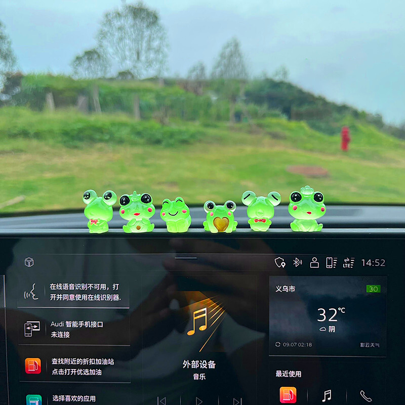 6/7 ks Osamelá žaba Cartoon Auto Center Console Decoration Office Desk Computer Screen Accessories Doll Gift