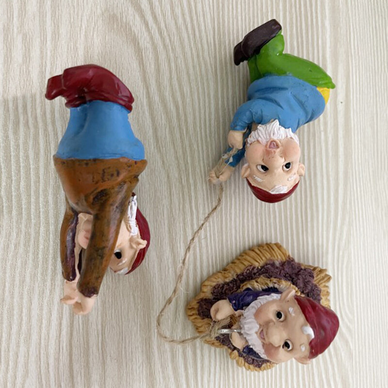 Kreslený trpaslík Elf Gnome Lezecký strom Socha Sochy Socha Gnome Umenie Socha Záhradná Ornament Domáca Záhradná Socha Dekorácia