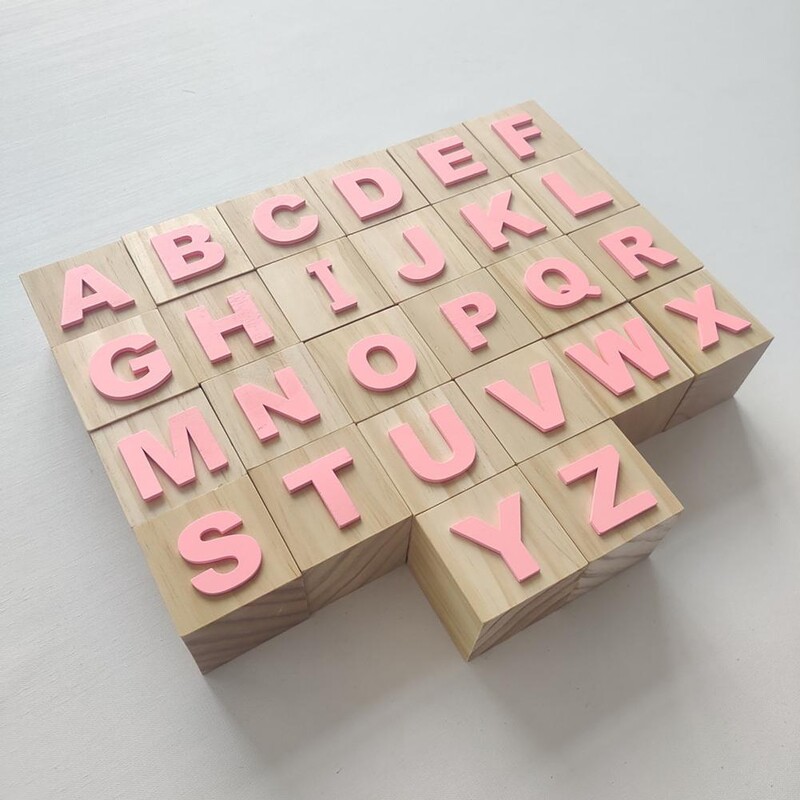 Alphabet Craft Chic lengvas abėcėlės blokelis, mažas 26 angliškos abėcėlės medžio kaladėlės kūdikių žaislų vestuvių dekoras