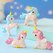 4 ks Roztomilý jednorožec Zvieracie Kreatívne Kreslené Figúrky Ornament Miniatúrne PVC Remeslo DIY Príslušenstvo Dekorácia