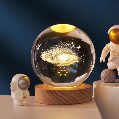 Crystal Ball Night Lights USB LED Izzó 3D Saturn Planet Galaxy Moon Asztali lámpa Otthoni dekoráció Hangulatlámpa Karácsonyi ajándék