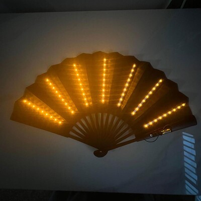 1 ks Svetelný skladací ventilátor LED hrací ventilátor Farebný ručný ventilátor Abanico LED pre tanečnú neónovú párty dekoráciu DJ nočný klub