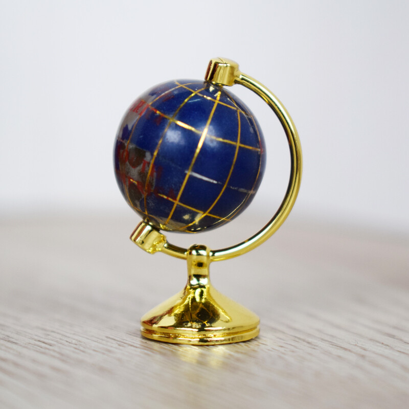 Umedolly 1 db 1:12 méretarányú miniatűr forgatható földgömb arany állvánnyal, gördülő földgömb babaház nappali bútor-kiegészítők