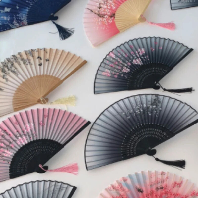 Retro stílusú összecsukható legyező női japán mintás retro ruha művészet kézműves ajándék lakberendezési dísz, táncoló kézlegyező