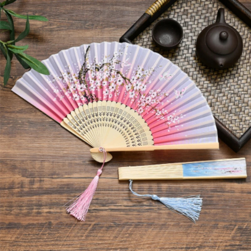 Retro stílusú összecsukható legyező női japán mintás retro ruha művészet kézműves ajándék lakberendezési dísz, táncoló kézlegyező