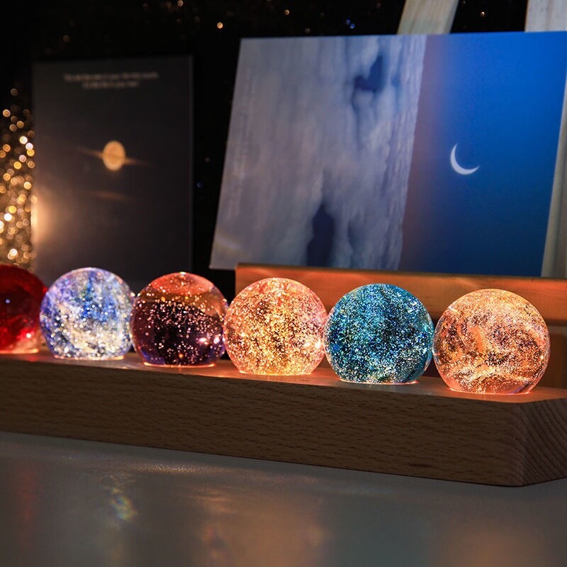 Sedemfarebné krištáľové gule LED svetlo Bolas De Nieve Cristal Adornos Para El Hogar Decoração Para Quarto Snow Globe