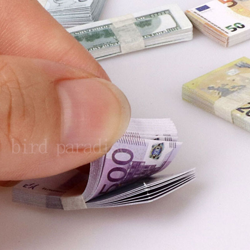 Miniatűr tárgyak Mini Dollár Euro Koreai Won Money Bankjegyek Modell Barbie Doll Ob11 1/6 1/12 Akciófigura babák Kiegészítők